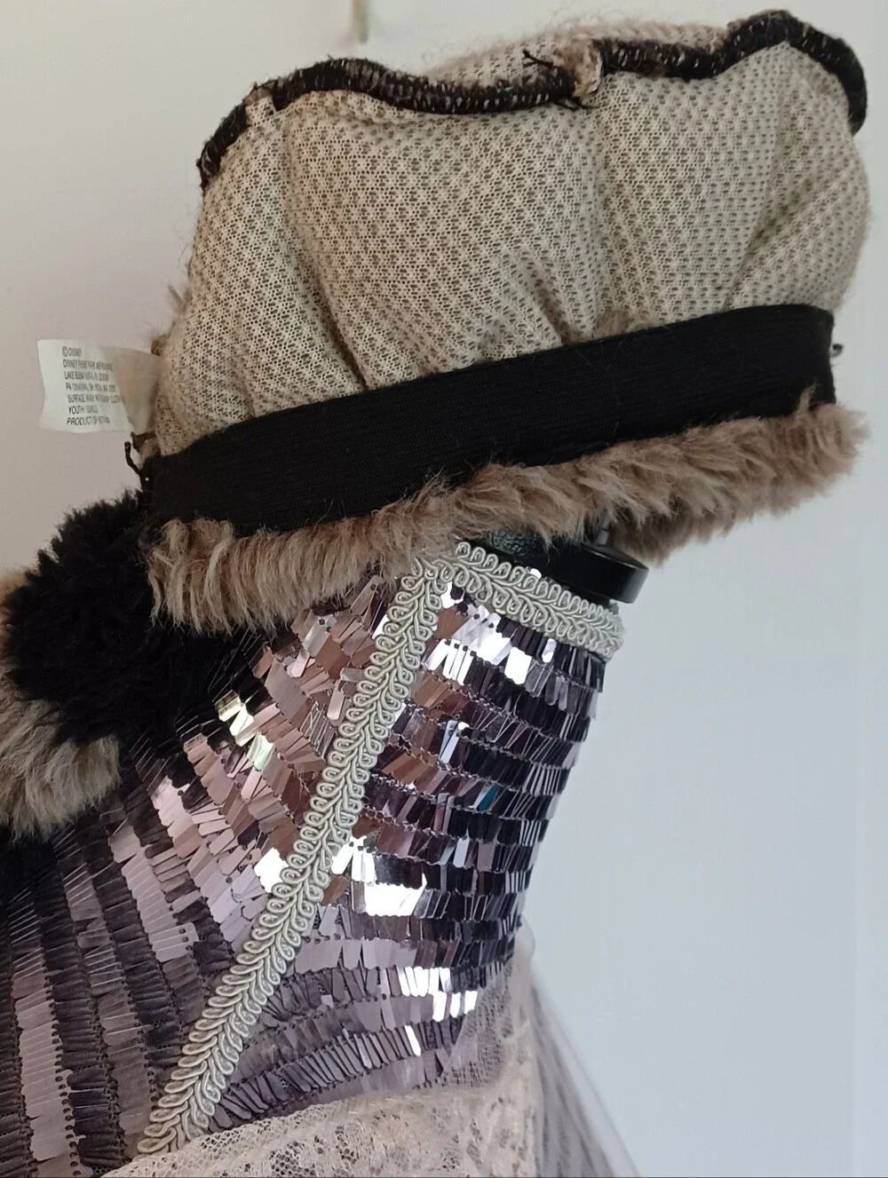DISNEY THEME PARK DAVY CROCKETT RACCOON HAT FAUX FUR TAIL YOUTH: LG/XLG *FLAW*
